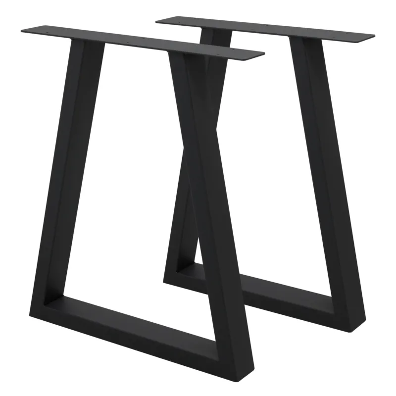 Zwei schwarze Tischbeine in geometrischer Form.