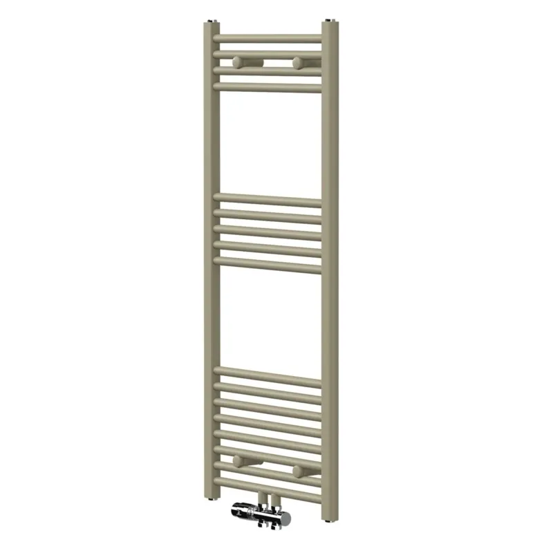 Beige Handtuchheizkörper an einer Wand.