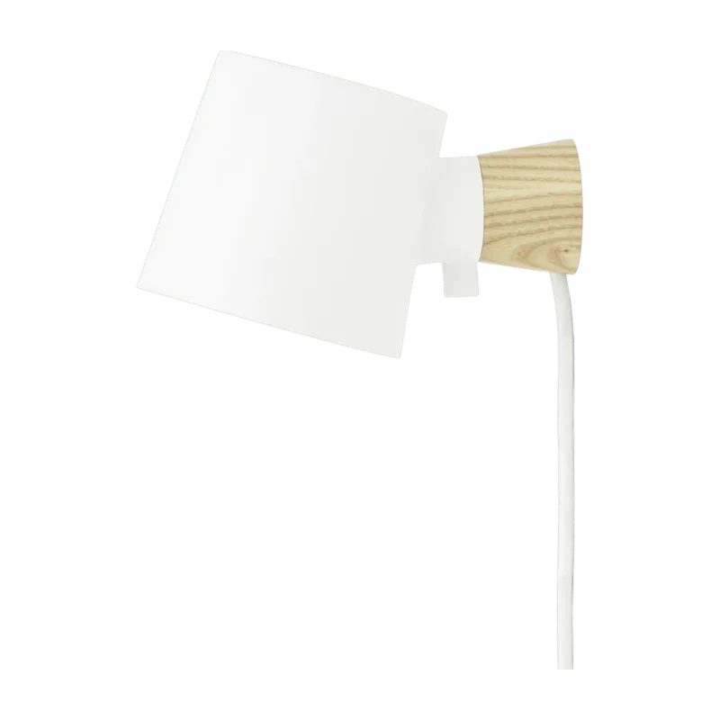 Applique avec prise en métal blanc Rise - Normann Copenhagen - The Cool Republic