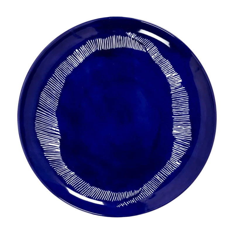 Assiette L bleu avec motif blanc Feast - Serax - The Cool Republic