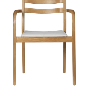 Chaise avec accoudoirs en chêne naturel et assise en tissu blanc Boda - Ferm Living - The Cool Republic