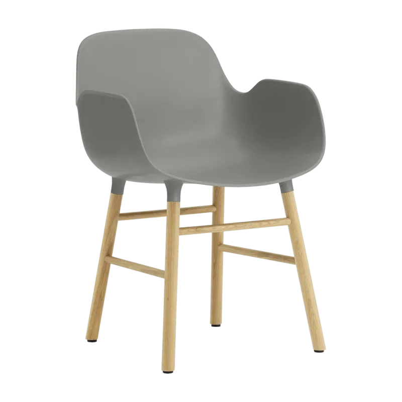 Chaise avec accoudoirs en chêne naturel et pp gris Form - Normann Copenhagen - The Cool Republic