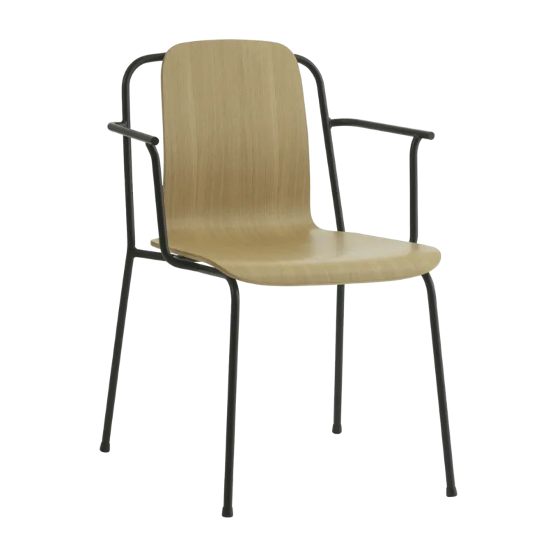 Chaise avec accoudoirs en chêne structure noire Studio Oak - Normann Copenhagen - The Cool Republic