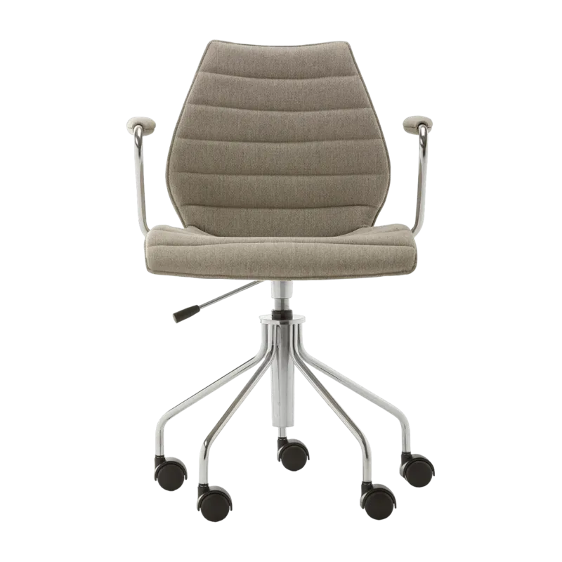 Chaise de bureau avec accoudoirs pivotante à roulettes beige Maui - Kartell - The Cool Republic