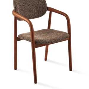Chaise de salle à manger avec accoudoirs en tissu à motif marron et bois de frêne Speckled Henry - Pols Potten - The Cool Republic