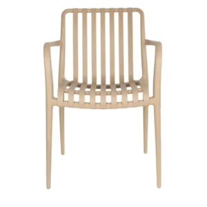 Chaise d'extérieur avec accoudoirs en plastique beige Cala - The Cool Republic - The Cool Republic
