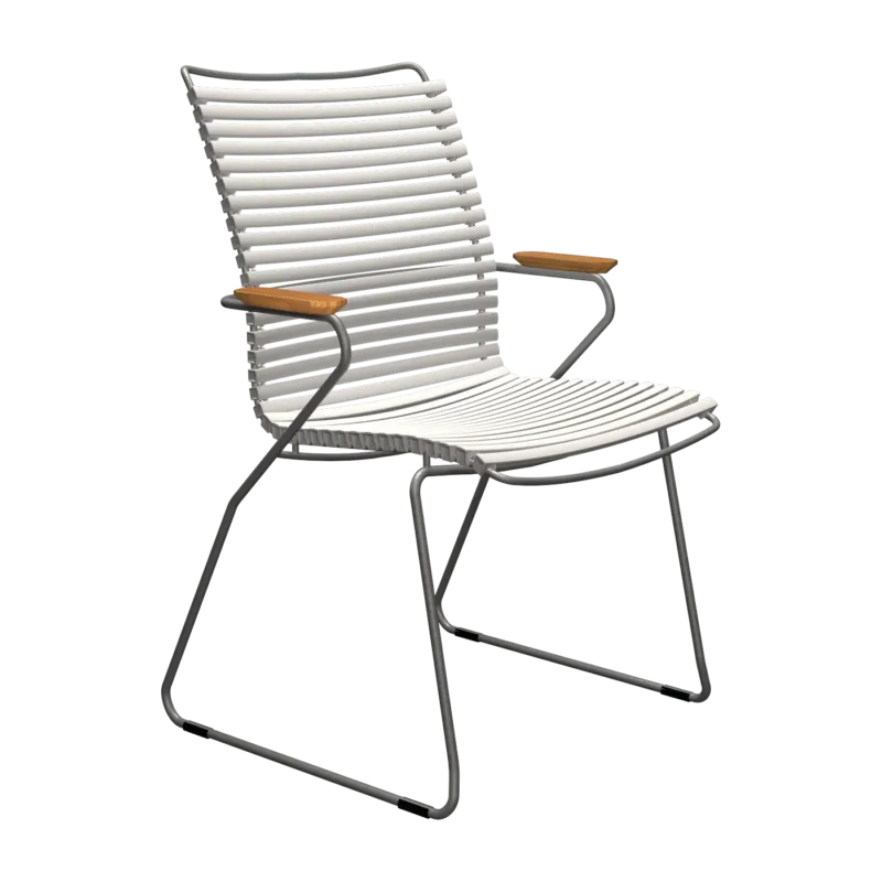 Chaise en métal avec grand dossier et plastique blanc 60x90cm Click - Houe - The Cool Republic