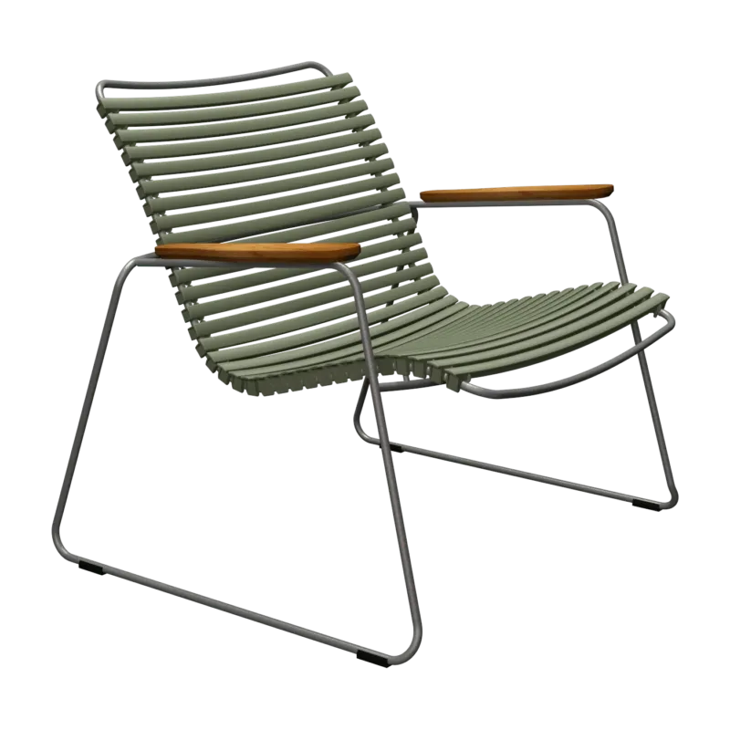Chaise lounge en métal et plastique vert avec accoudoirs en bambou Click - Houe - The Cool Republic