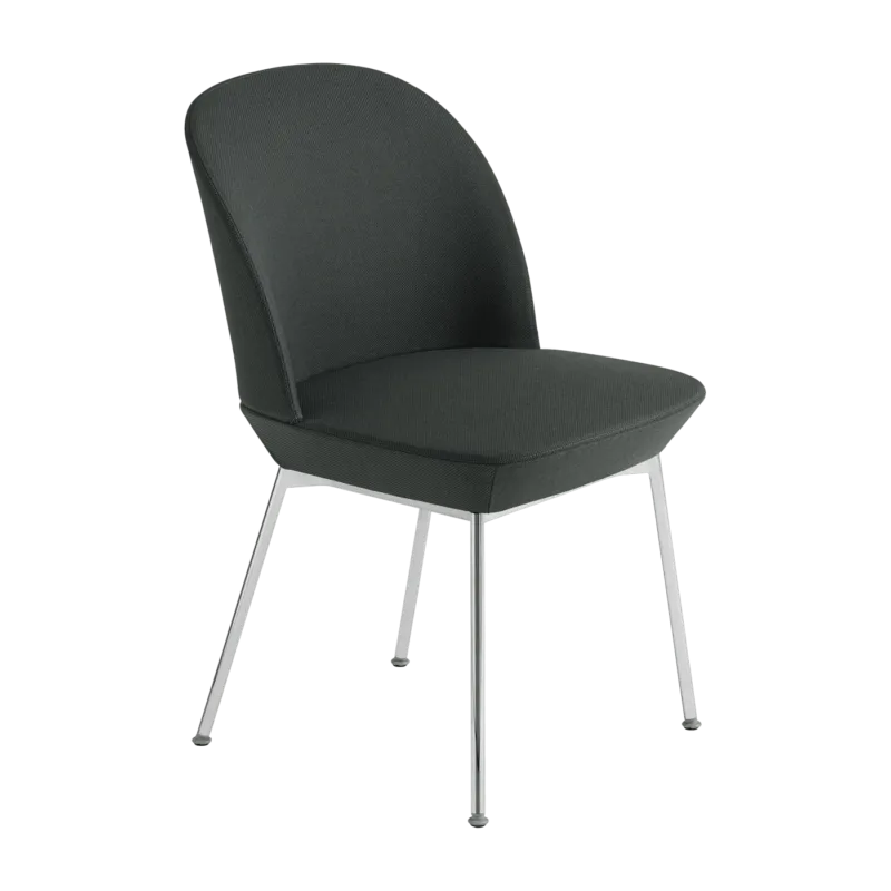 Chaise noire et pieds chrome Oslo - Muuto - The Cool Republic
