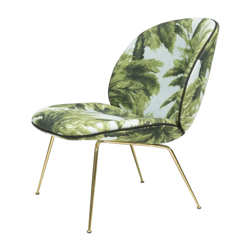 Fauteuil en tissu à motifs et piétement laiton Beetle - Gubi - The Cool Republic