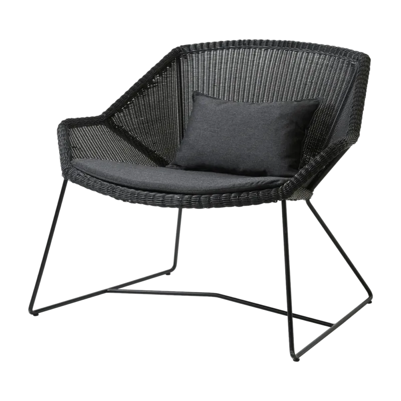 Fauteuil noir avec coussins noirs Breeze lounge - Cane-Line - The Cool Republic