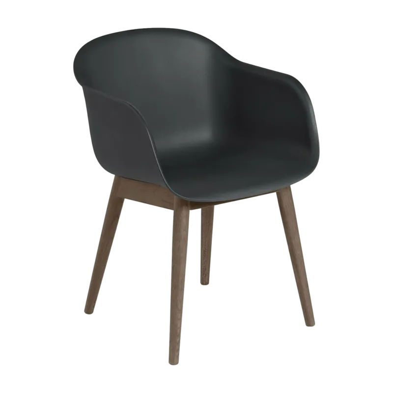 Fauteuil noir piétement en chêne Fiber - Muuto - The Cool Republic