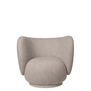 Fauteuil pour enfant en tissu bouclé beige Rico - Ferm Living - The Cool Republic