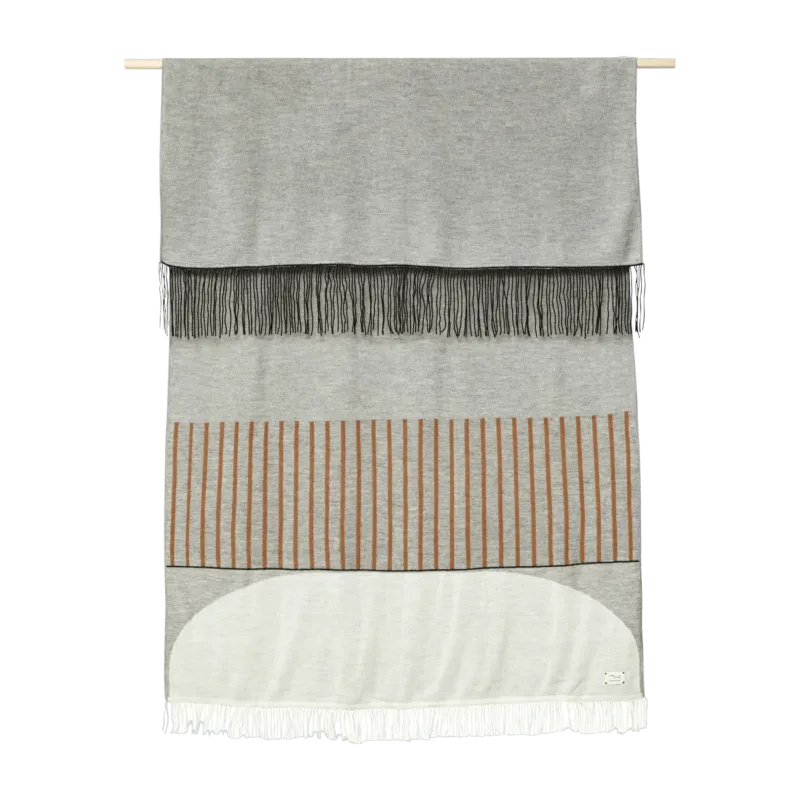 Plaid gris à motifs 130x190 Aymara - Form & Refine - The Cool Republic