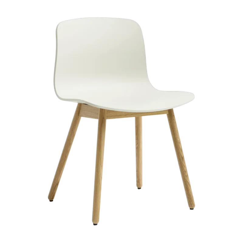 Chaise en plastique recyclé crème et pieds en chêne AAC 12 2.0 - HAY