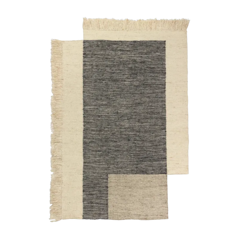 Tapis asymétrique en laine charbon et off-white 140x200 cm Counter - Ferm Living