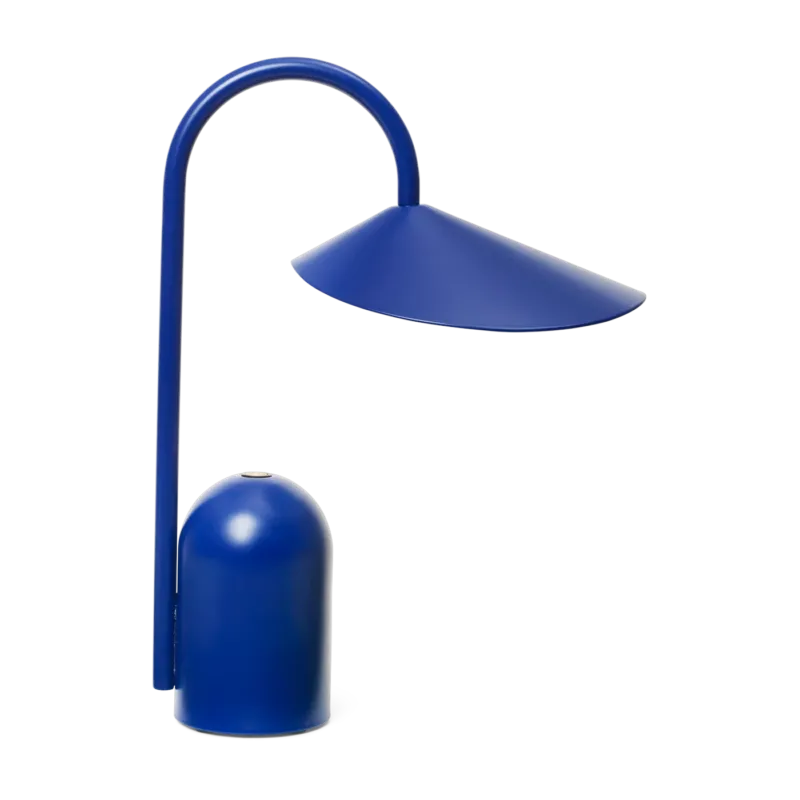 Lampe portable en aluminium bleu vif Arum - Ferm living