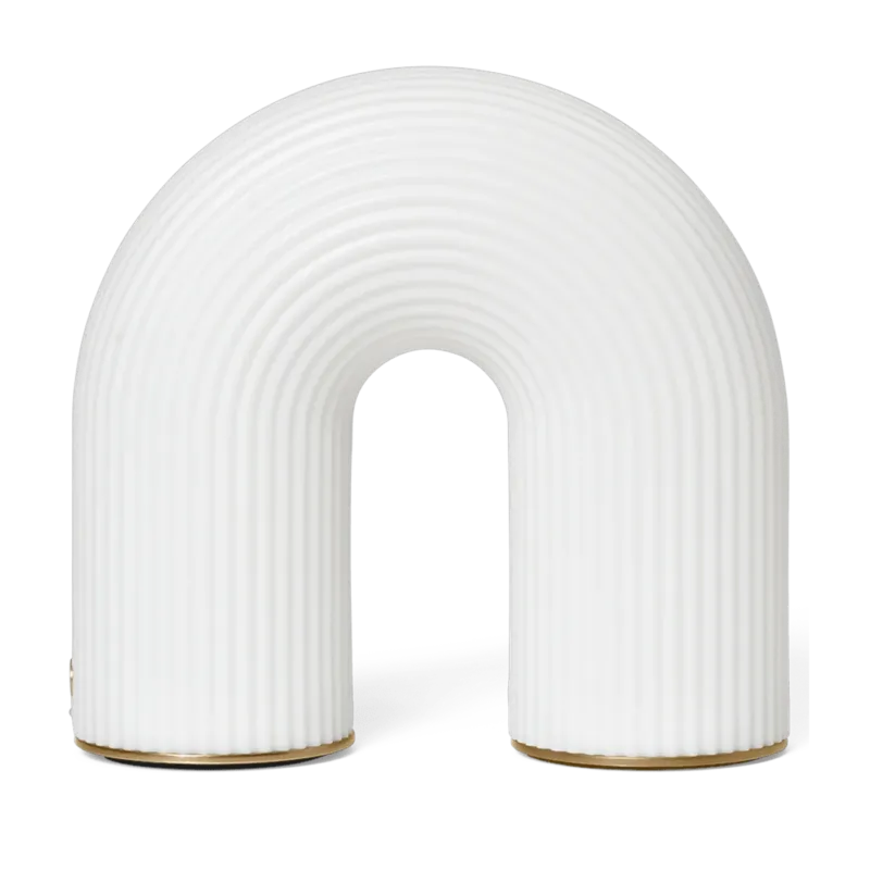 Lampe de table portable en plastique et acier laiton 15,5cm Vuelta - Ferm Living