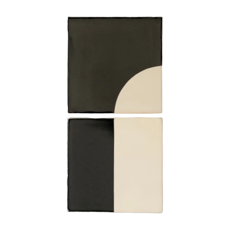 Applique murales en céramique noire 29x14cm Tiles Door - Violaine d'Harcourt