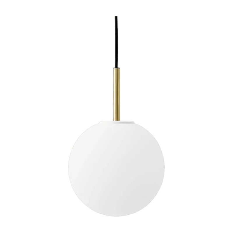 Suspension ronde en verre opaque mat et base en laiton Tim Rundle - Audo - The Cool Republic