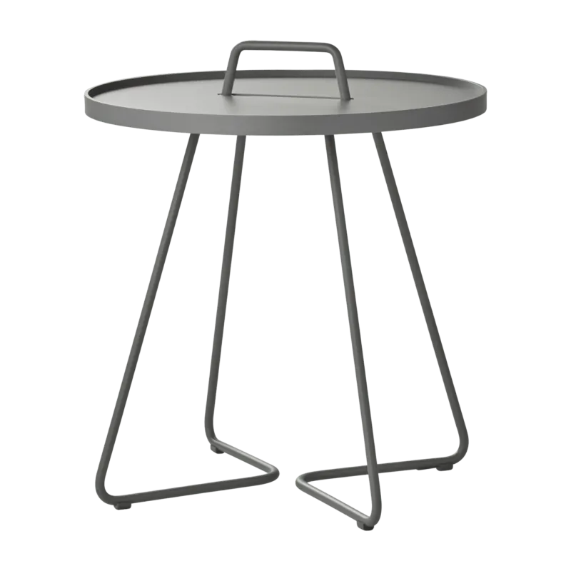 Table d'appoint 60 cm en aluminium gris On-the-move - Cane-Line - The Cool Republic