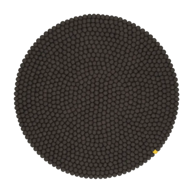 Tapis à boules de feutre anthracite 50 cm Big One - myfelt - The Cool Republic