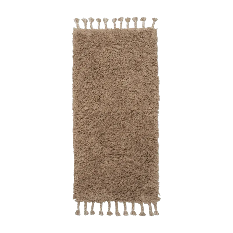 Tapis de bain à poils longs en coton beige 70 x 140 cm Amass - Ferm Living - The Cool Republic